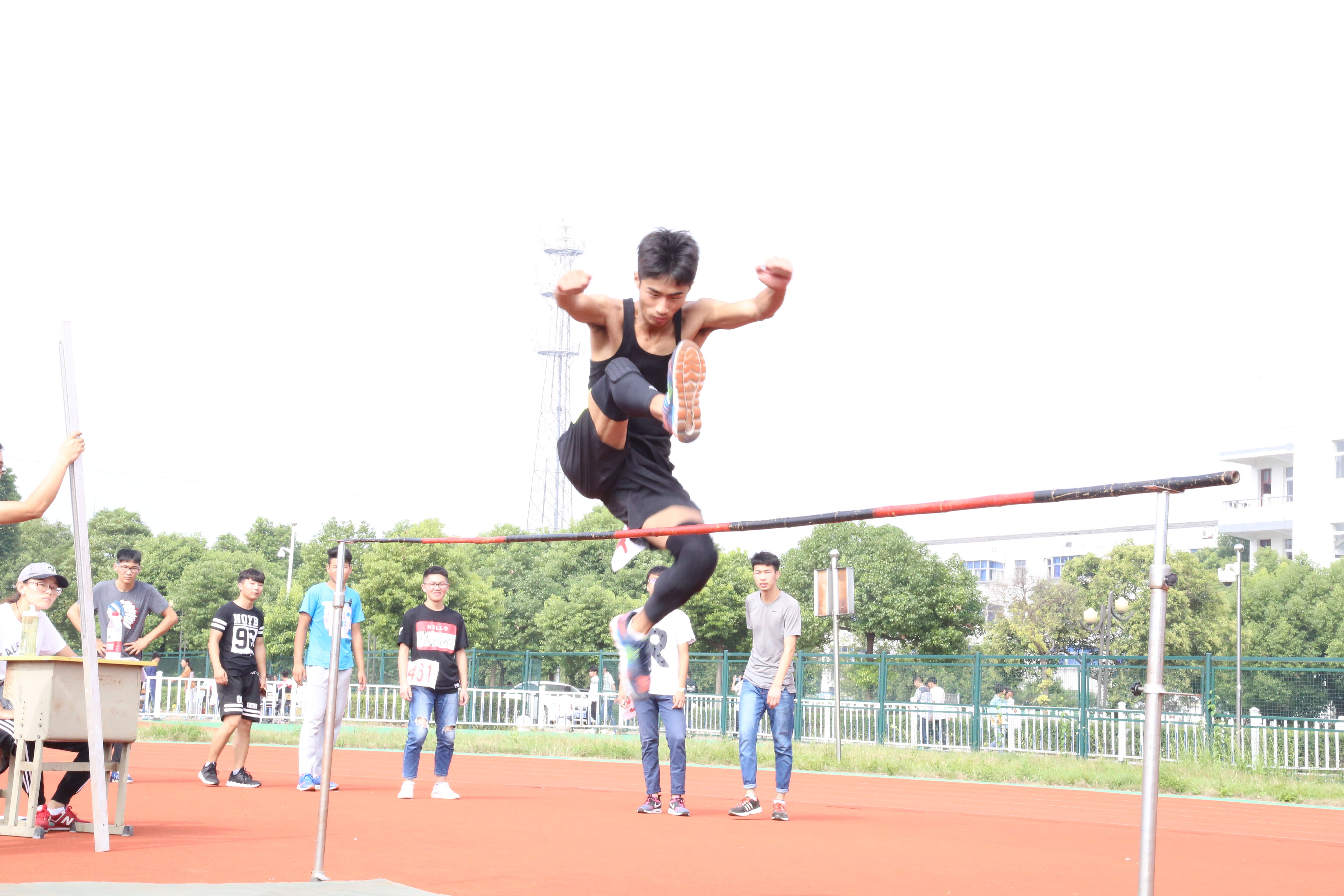 泰州實驗中學(xué)隆重召開第19屆田徑運動會